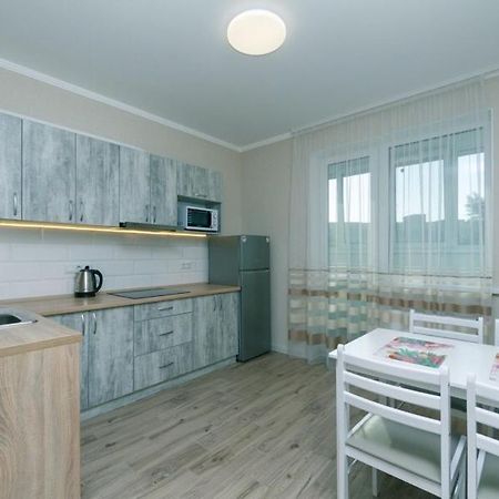 Драгоманова 38А 2Й Поверх Apartamento Kiev Exterior foto