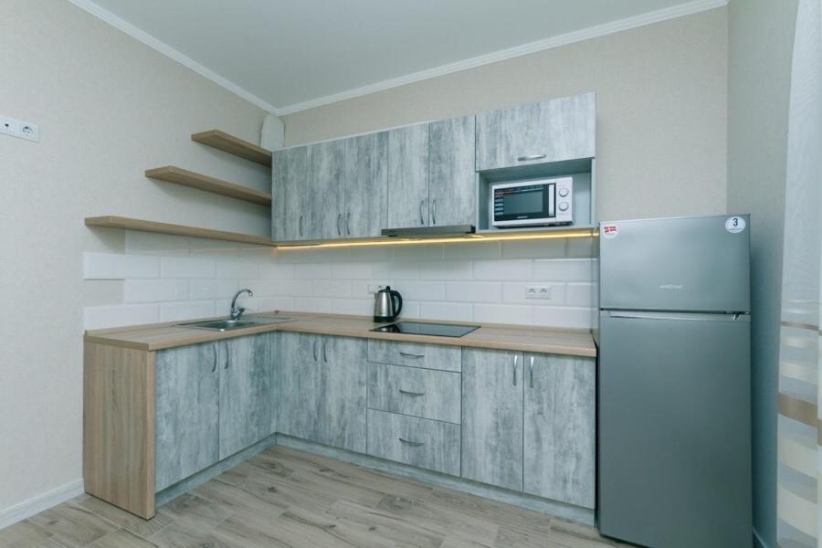 Драгоманова 38А 2Й Поверх Apartamento Kiev Exterior foto